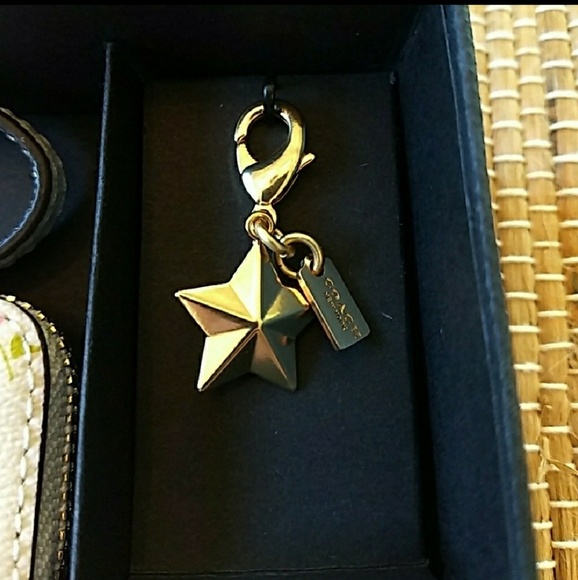 SALE Coach Daisy Charm Wristlet - Picture 5 of 8